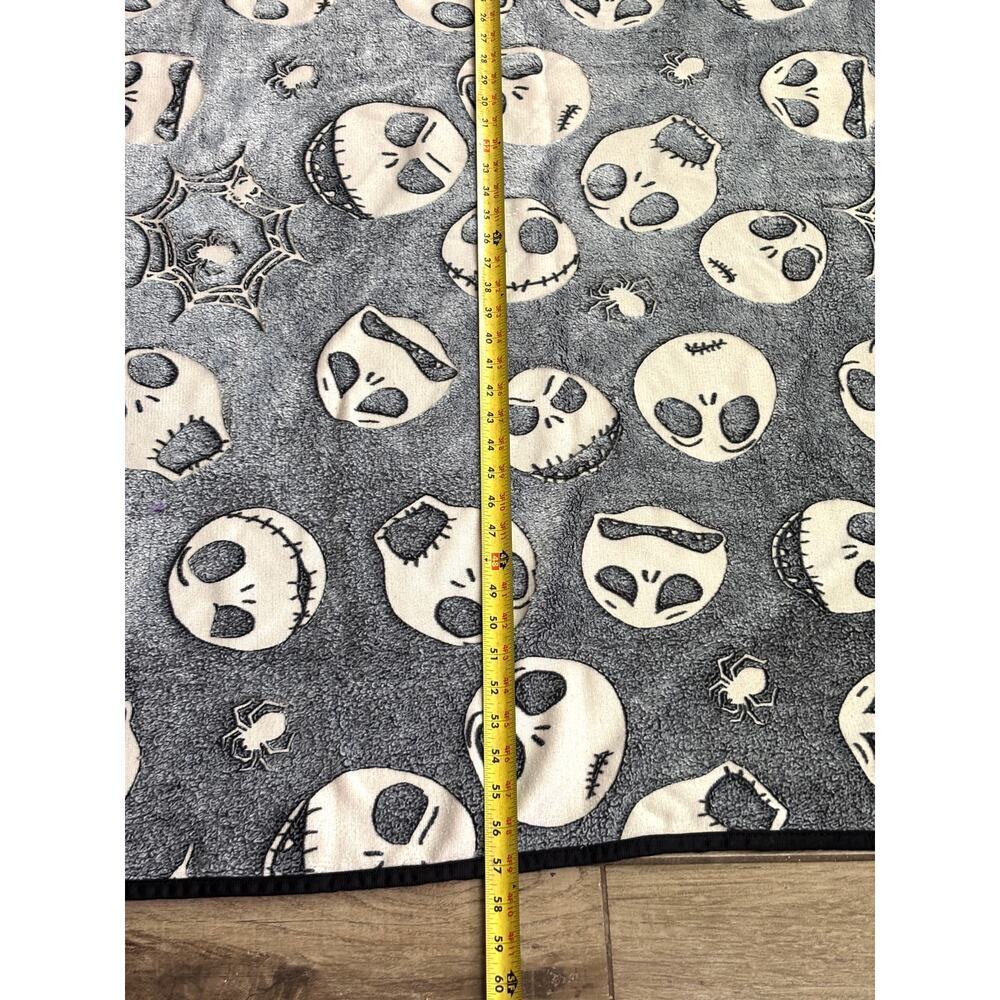 The Nightmare Before Christmas Faces Glow-In-The-Dark Soft Throw Blanket - Picture 6 of 13